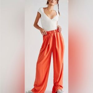 ⭐️HOST PICK⭐️ NWT Free People Nothin To Say Pleated Trousers - L